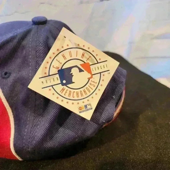Posh Phillies Cap - Picture 2 of 4